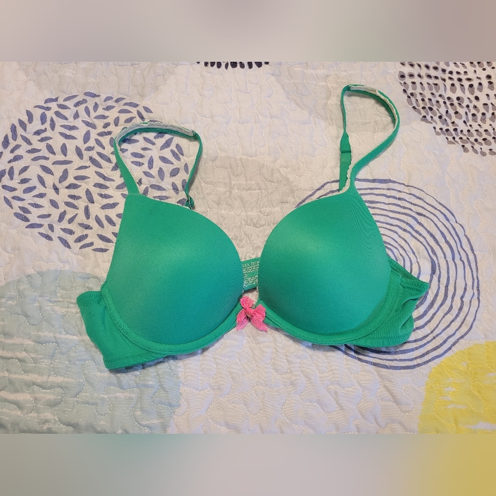 Victoria Secret Push Up Bra 34B